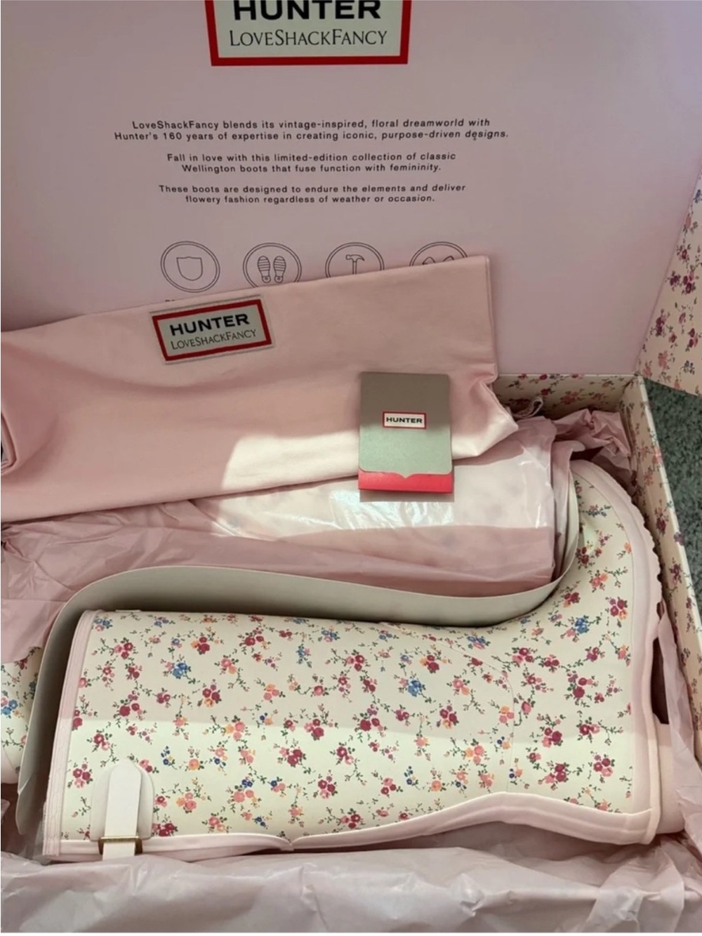 ✨🎀LoveShackFancy X Hunter Floral Rain Boots Cream/white/Pink & Blue Flower - Picture 10 of 14